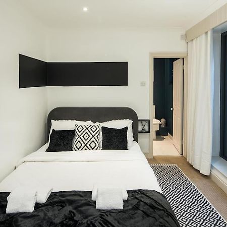 Superb Retreat Central Next Tube Apartment London Exterior photo