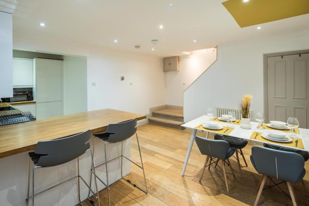 Superb Retreat Central Next Tube Apartment London Exterior photo