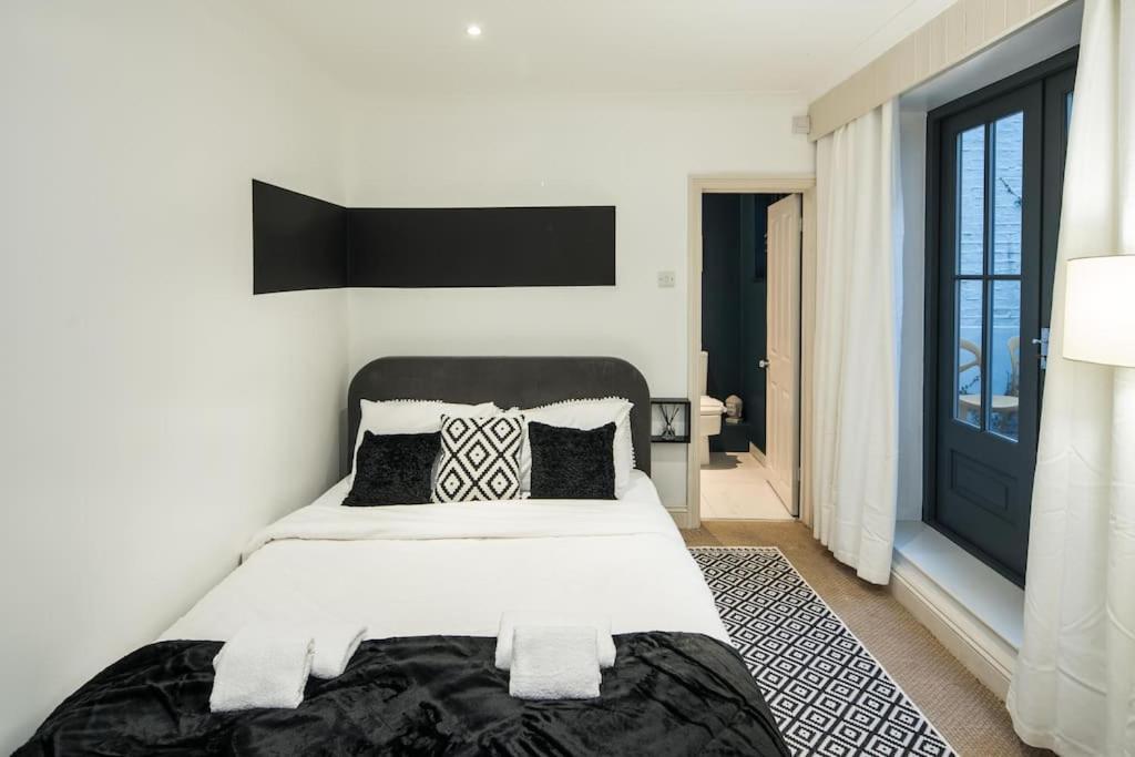 Superb Retreat Central Next Tube Apartment London Exterior photo